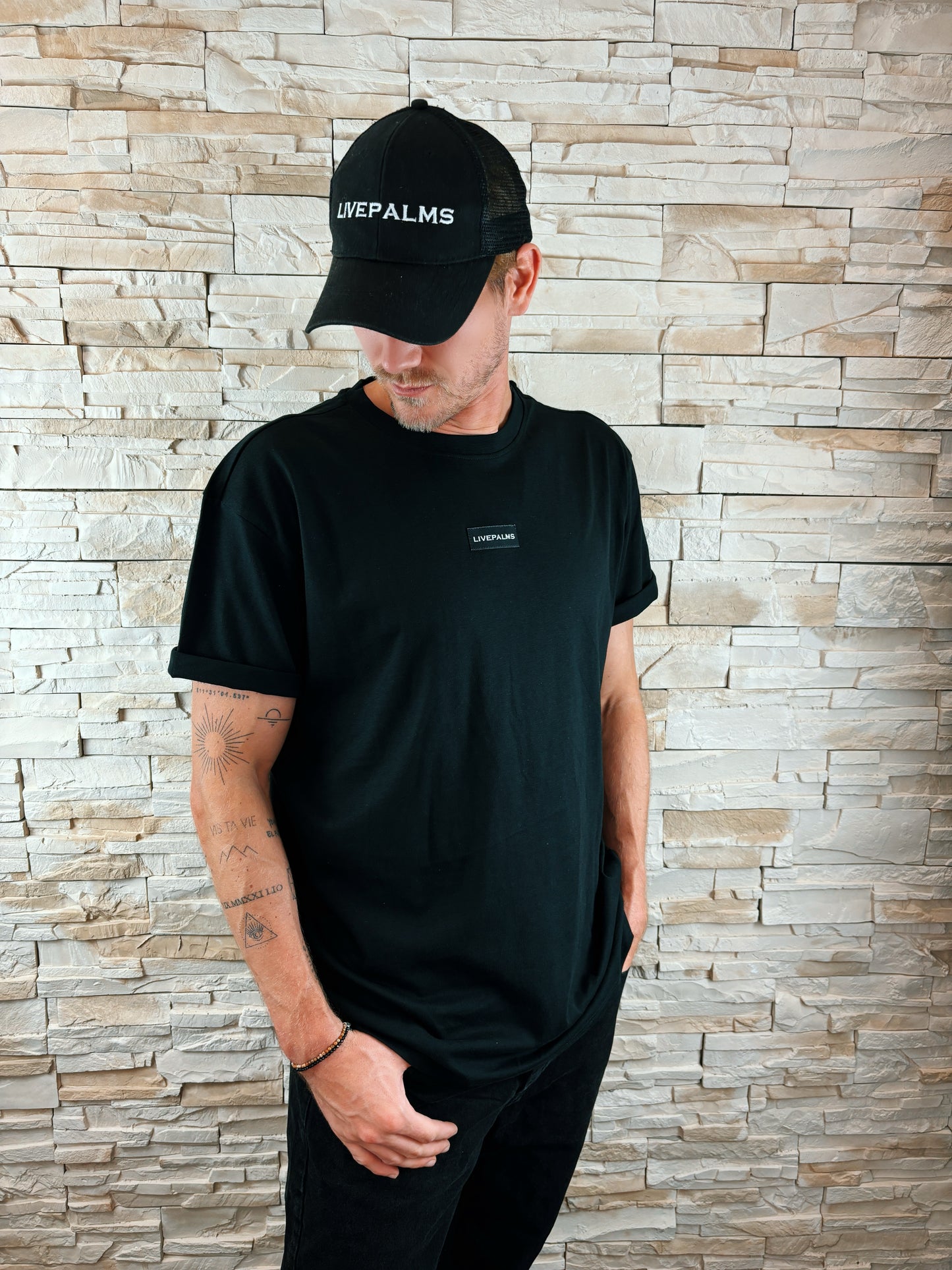 THE BLACK PREMIUM Shirt